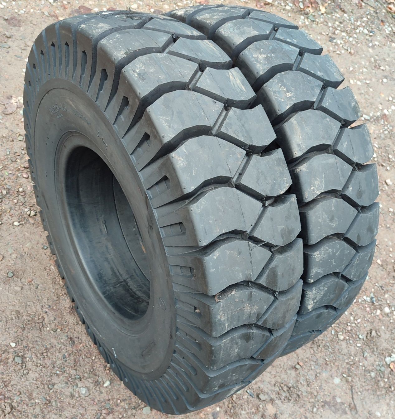 Nowe Opony Pełne Aichi Tire 8.25-15