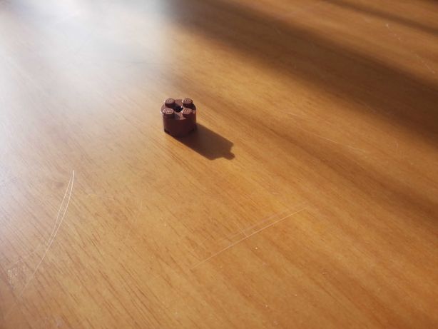 LEGO brazowa okragla czworka round 2x2 3941-uszkodzone