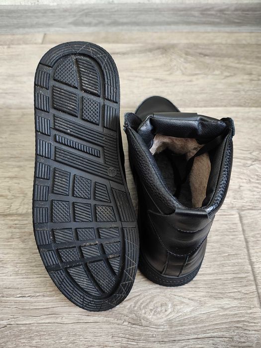 Жіночі шкіряні зимові черевики