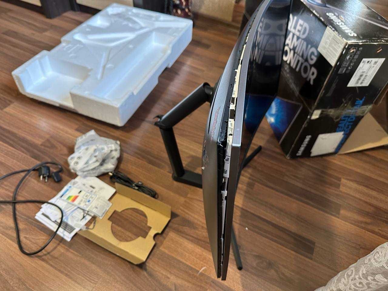 Монітор Samsung QLED 32 144 гц 1 мс розборка