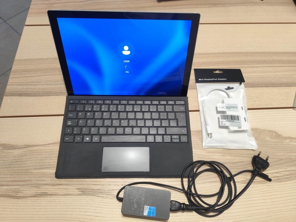 Microsoft Surface 4 Pro i5 , 8gb, 250gb com oferta de adaptador