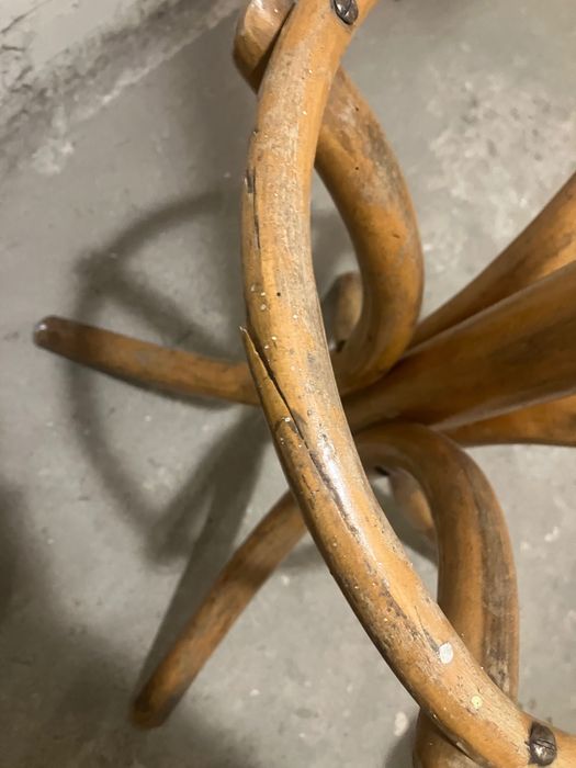 Wieszak stojący drewnianyw typie Thonet Radomsko