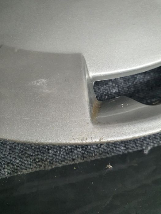 Kołpak Audi i Toyota w dobrym stanie
