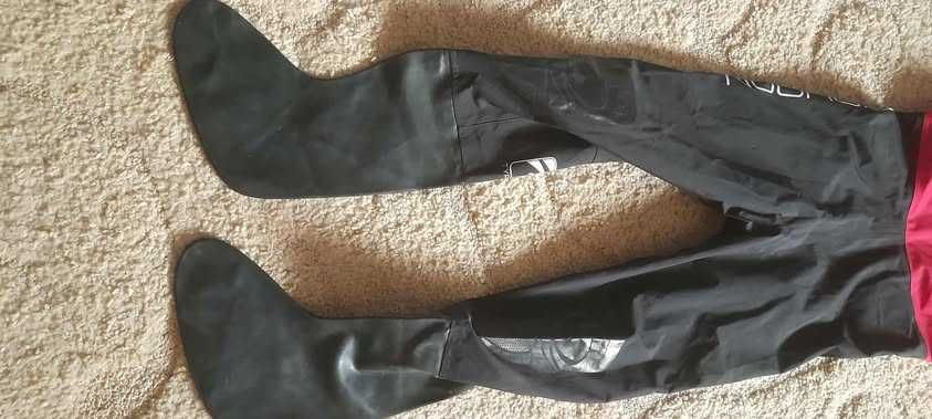 Продам сухий гіідрокостюм TYPHOON ROOKE