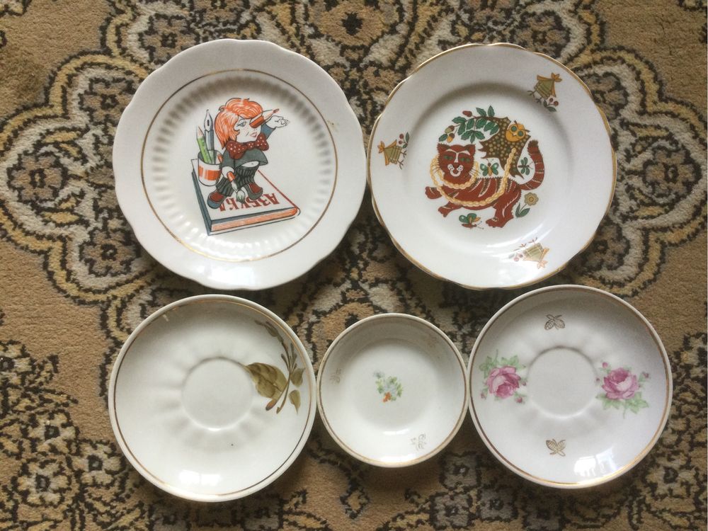 Блюда разные, салатники, селедочницы ц. 126 гр.