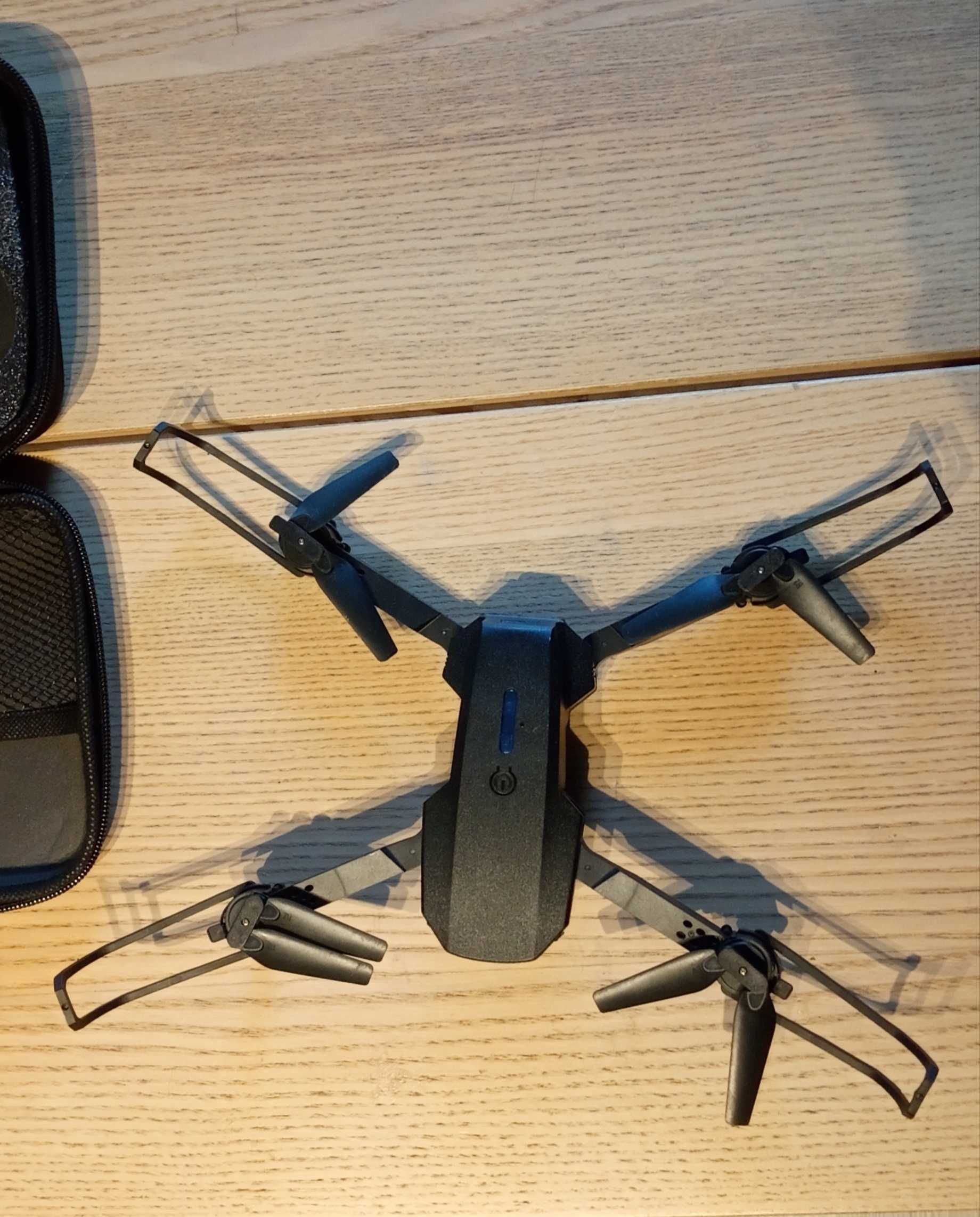 Mini Drone E-88.