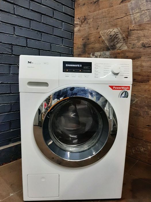 Виставковий зразок.Якісна пральна машина Miele WDB037.