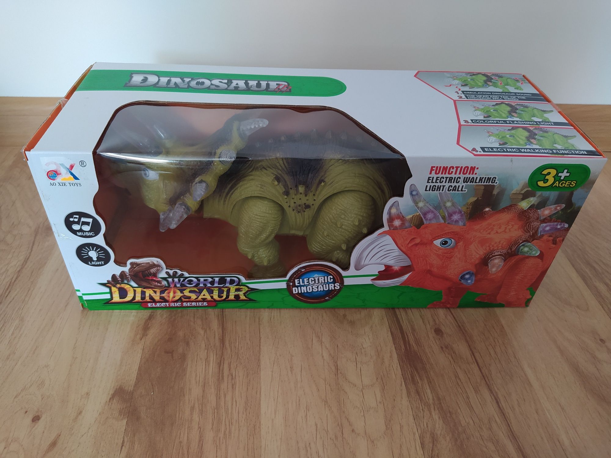 Dinozaur chodzi/ryczy/swieci