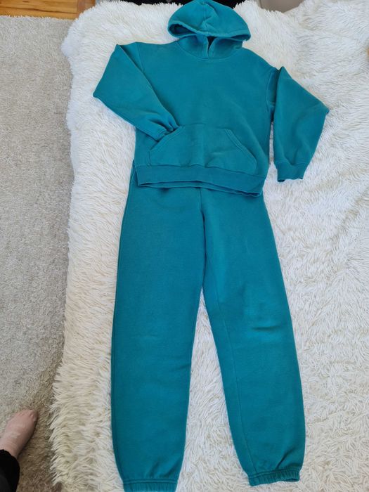 Dres dla dziewczynki na 152 cm.