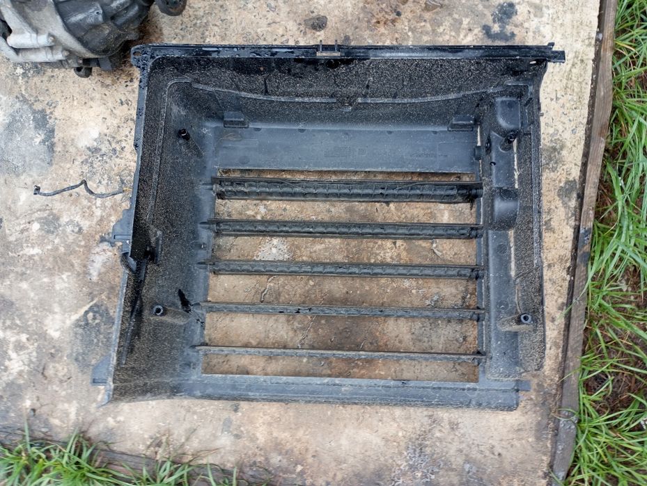 Жалюзі дифузор вентилятора Bmw E46 m47 Бмв е46