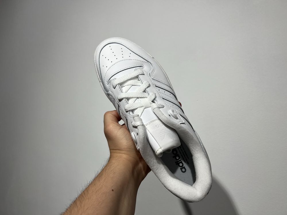 Кроссовки Rivalry Low Originals GX2272