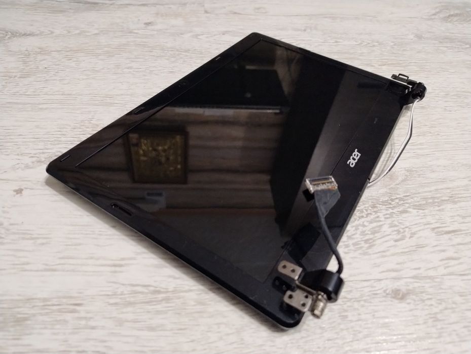 Matryca 11.6" z całą klapą i zawiasami Acer Aspire One V5-121