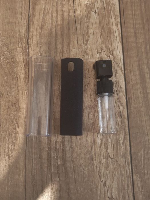 Czyścik do ekranu ze sprayem