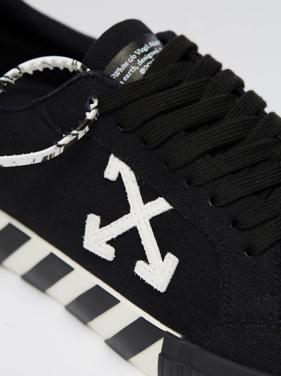 OFF-WHITE
Vulcanised Sneakers