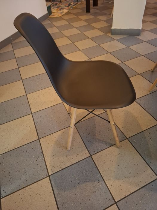 Komplet stół i 4 krzesła