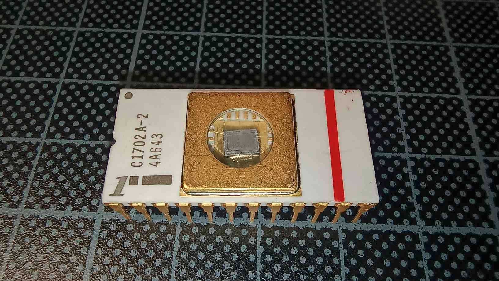 Pamięci EPROM INTEL C1702A-2