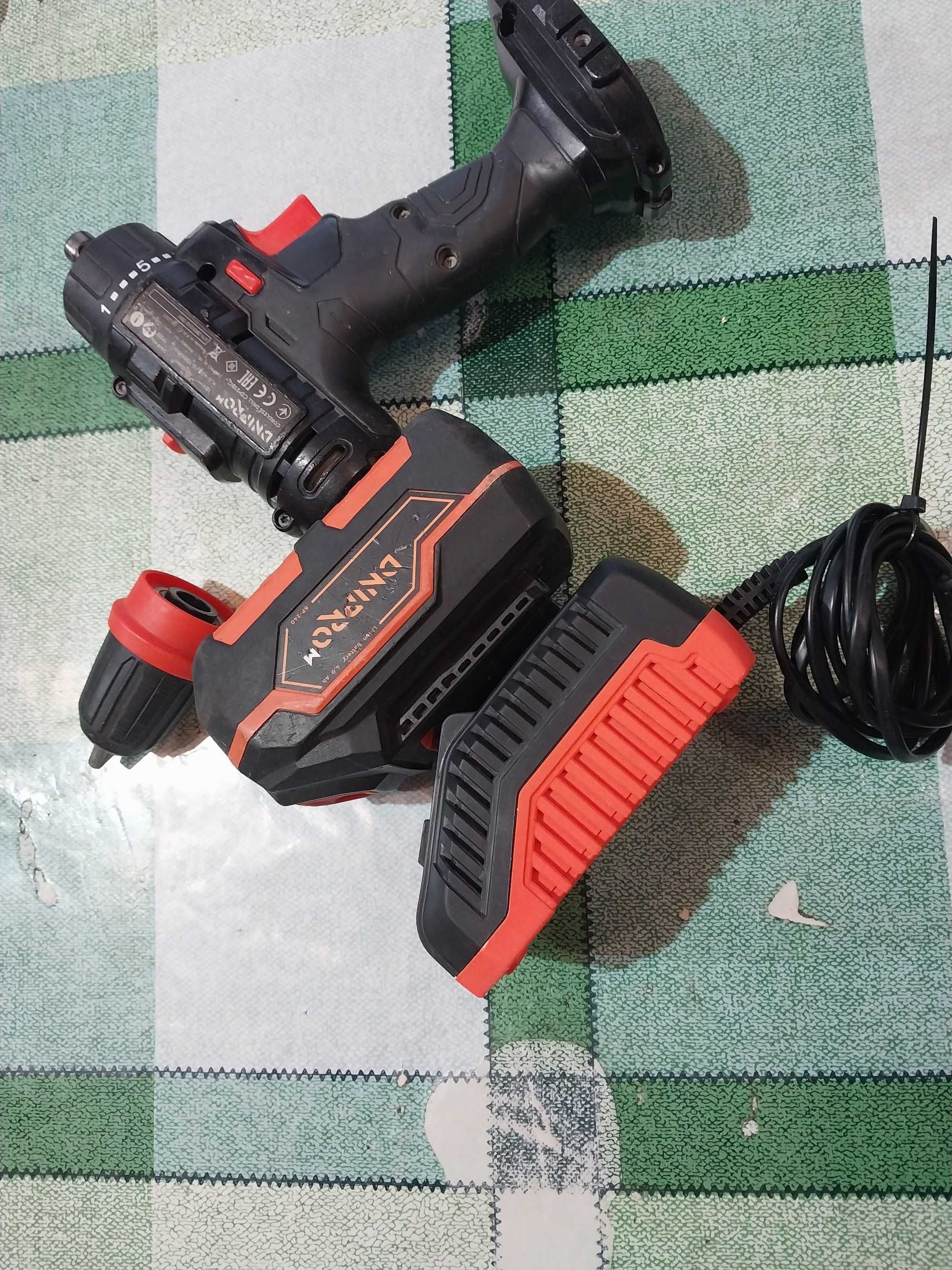 шуруповерт аккумуляторный DNEPRO-M CD-218Q