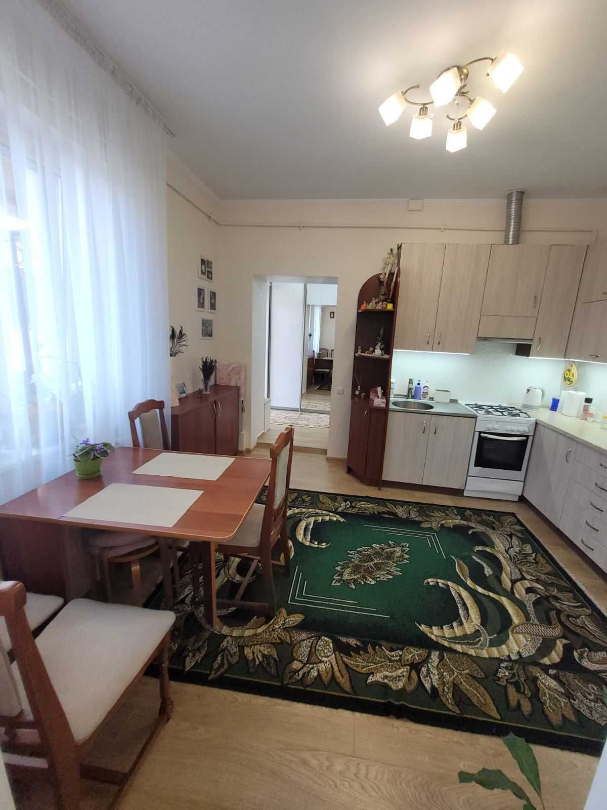1 кімнатна квартира з ремонтом,  м. Кам'янка-Бузька (центр)