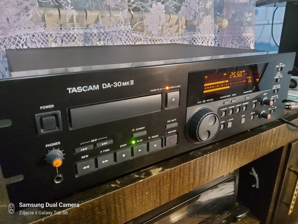 Magnetofon dat Tescam DA30MK2