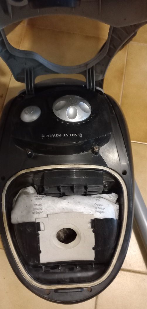 Aspirador Hoover de 1600 Wattscom excelente aspiração