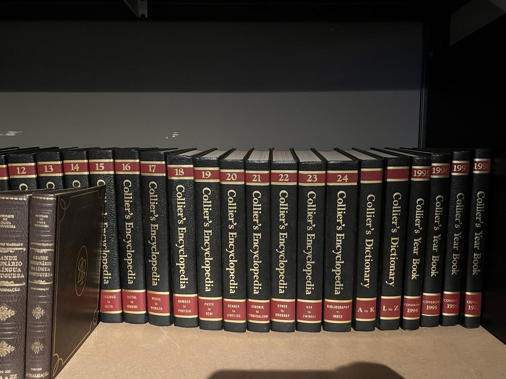 Coleção Collier’s Encyclopedia