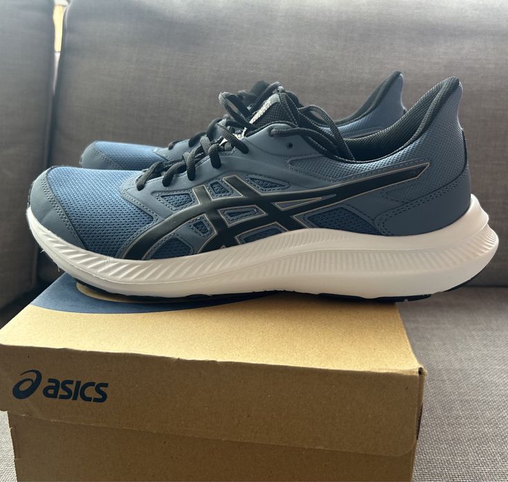 Чоловічі кросівки Asics