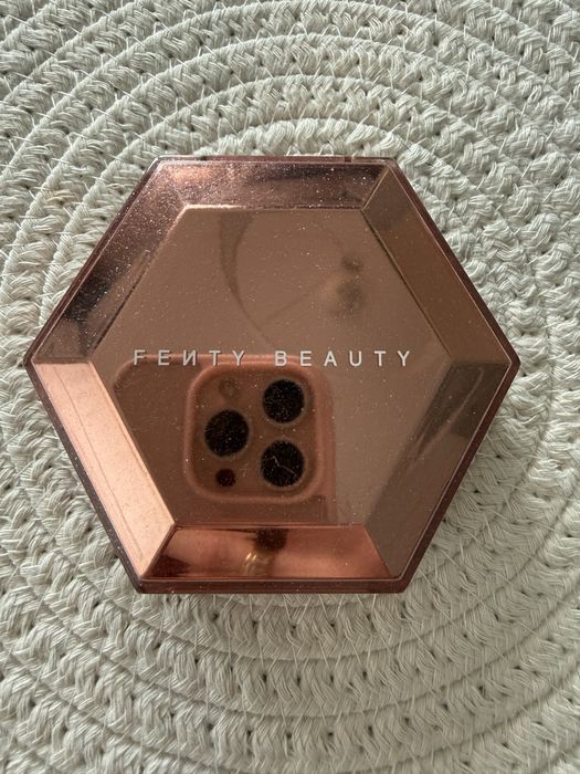 Rozświetlacz Fenty Beauty