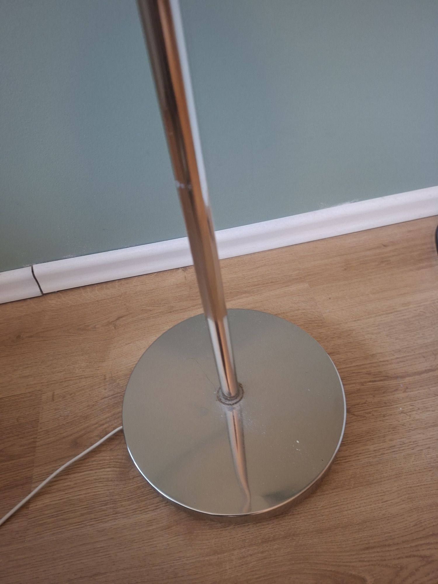Lampa stojąca pokojowa