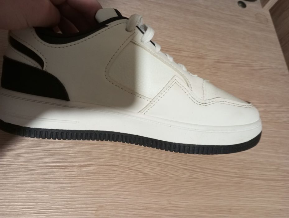 Продам кросівки ідеал