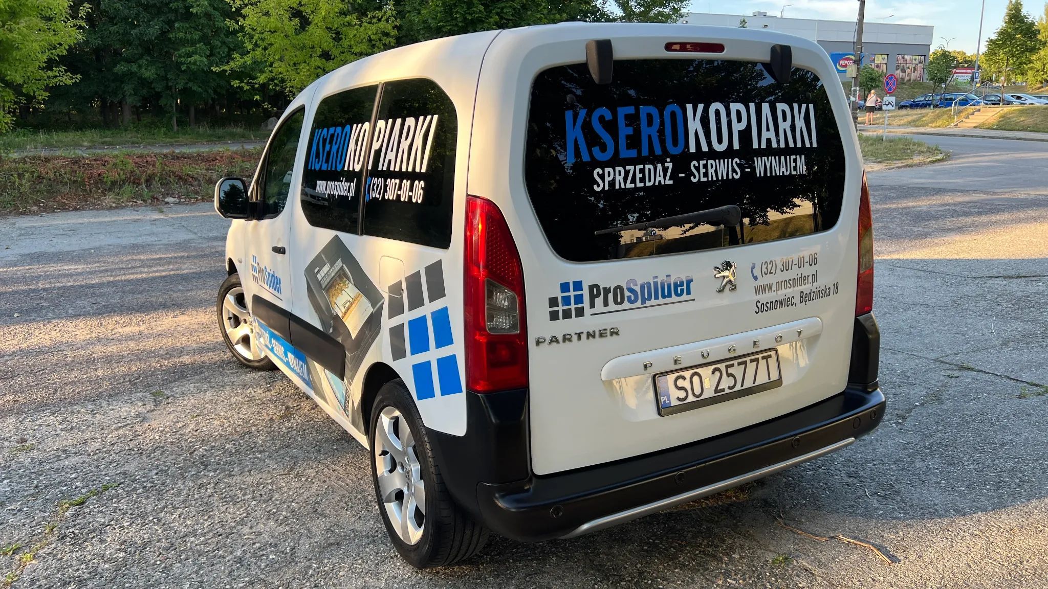 Peugeot PARTNER  Peugeot Partner Berlingo 1.6 Hdi 90km - biały 3os VAT1 baza na kamper?