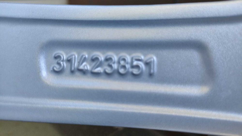 Koła Volvo XC60 Ford 18'' 5x108 opony zimowe 235/60/18 (OL1695)