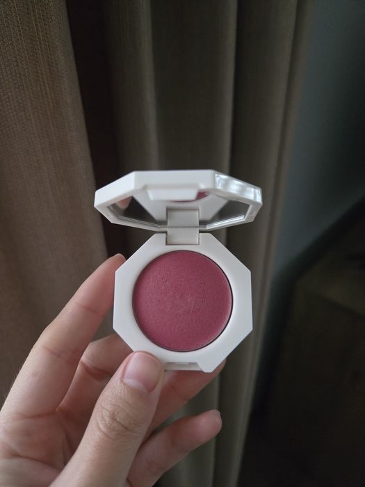 Рум'яна Fenty Beauty