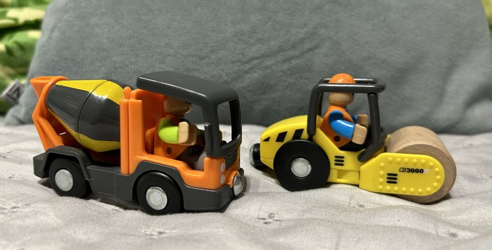 2 pojazdy budowlane z ludzikami Playtive Lidl