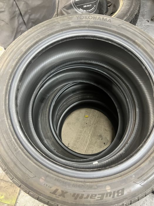 Шини Yokohama BluEarth-XT AE-61 215/50 R17 літні