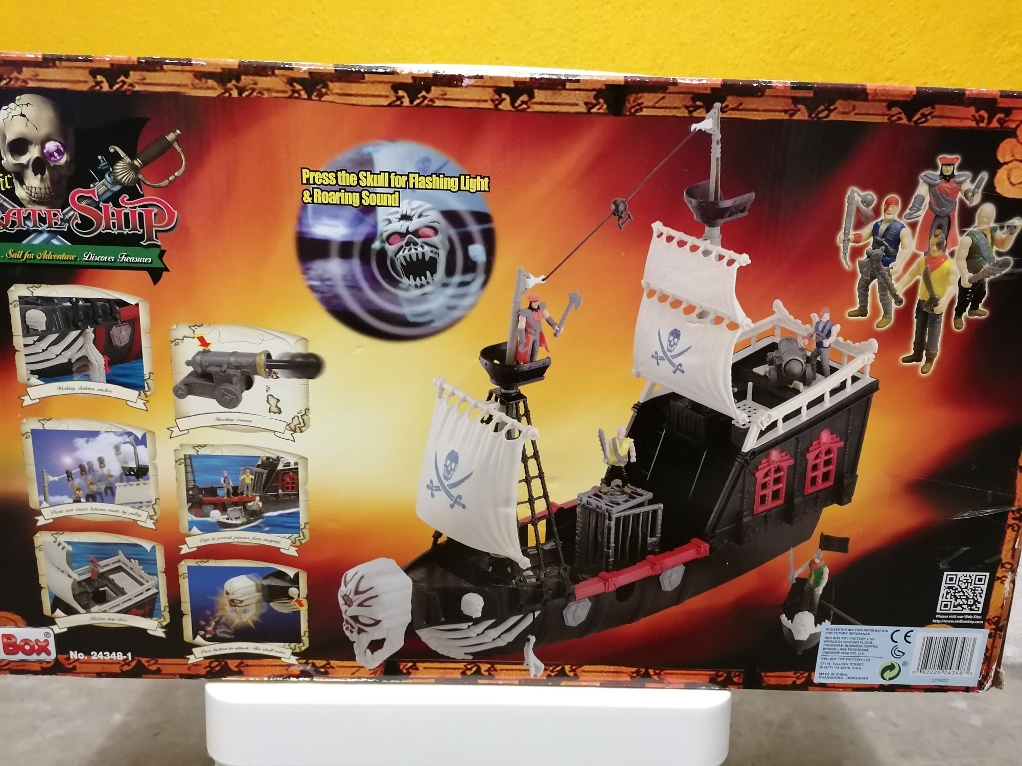 Brinquedo Barco Pirata, excelente.