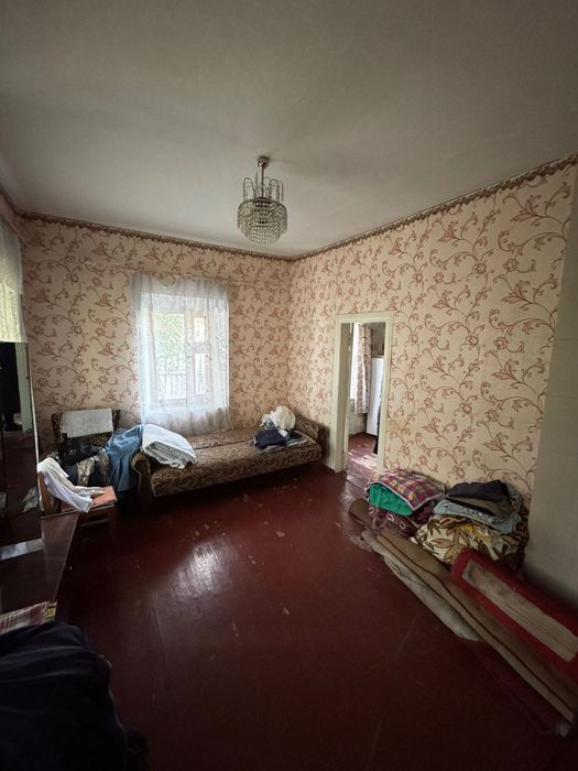 Продається будинок у зручному районі