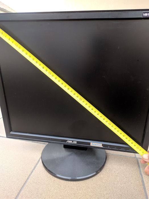 Монітор АСУС був у вжитку.