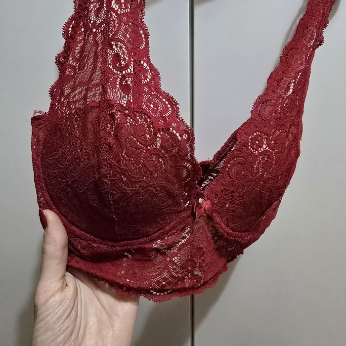 Biustonosz Intimissimi 70C ciemnoczerwony koronkowy