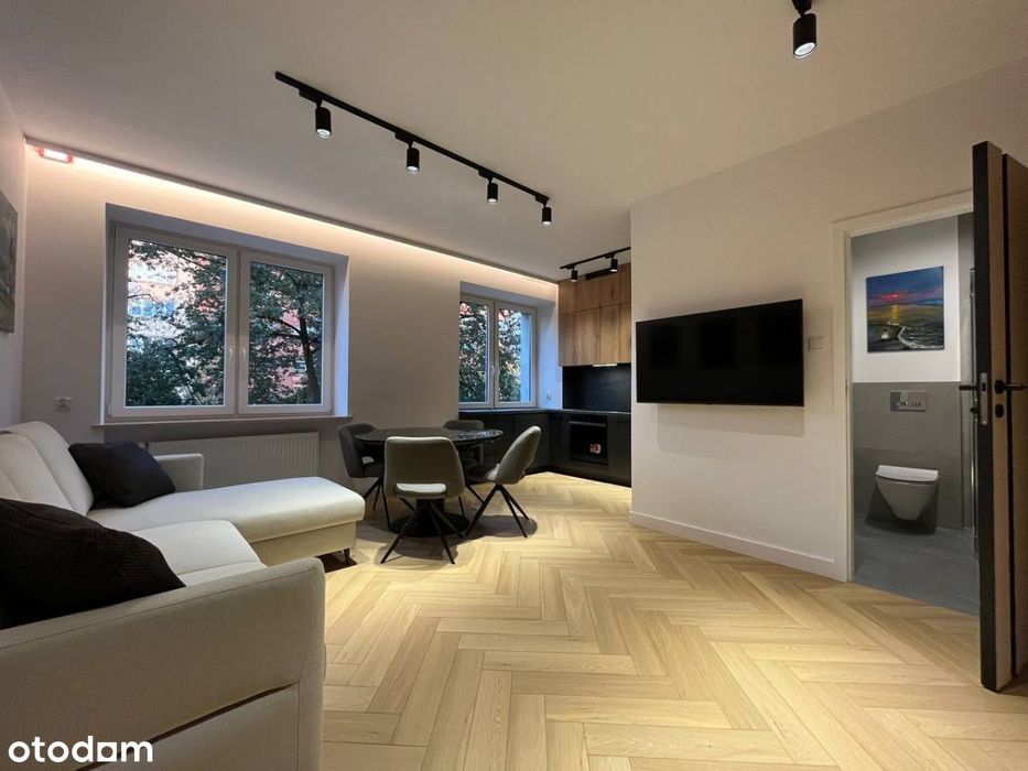 3pok | Oddzielna kuchnia | Metro 1m | Pets allowed