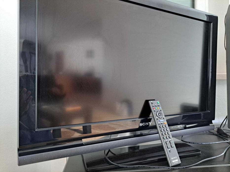 Televisão SONY KDL-32V4200 com comando