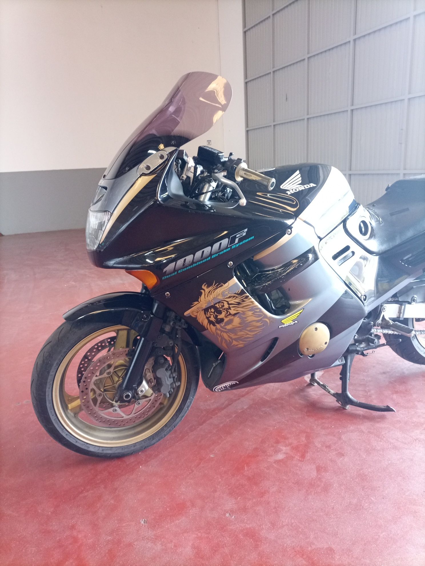 Vendo, troco cbr1000F
