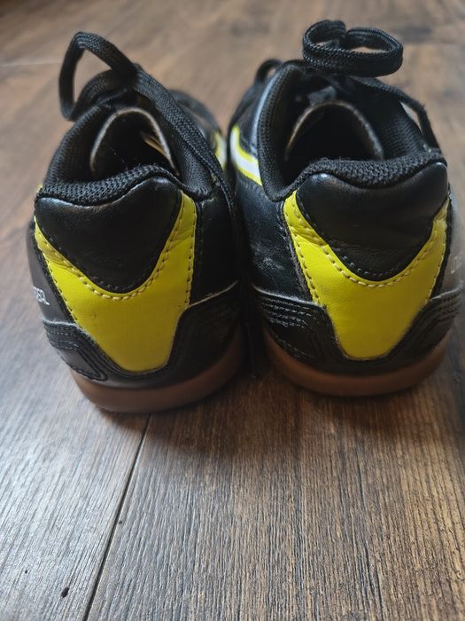 Buty halówki piłkarskie rozmiar 32