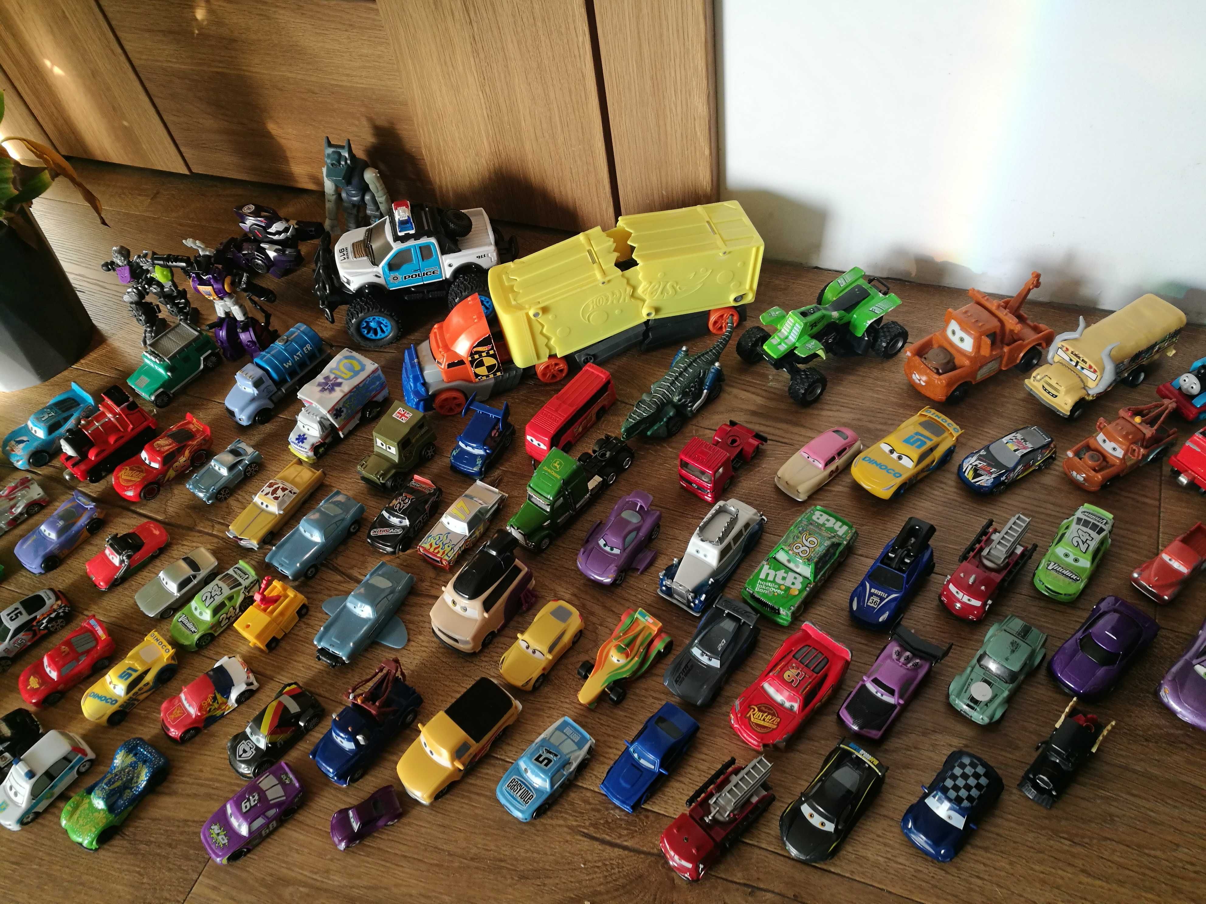 Autka samochodziki cars Hot Wheels Siku resoraki transformers Disney