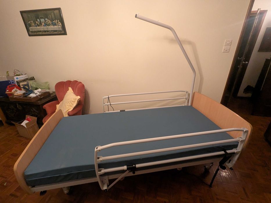 Cama Articular Electrica ESTRAD. C/RODAS