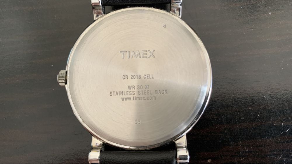 Zegarek klasyczny Timex.