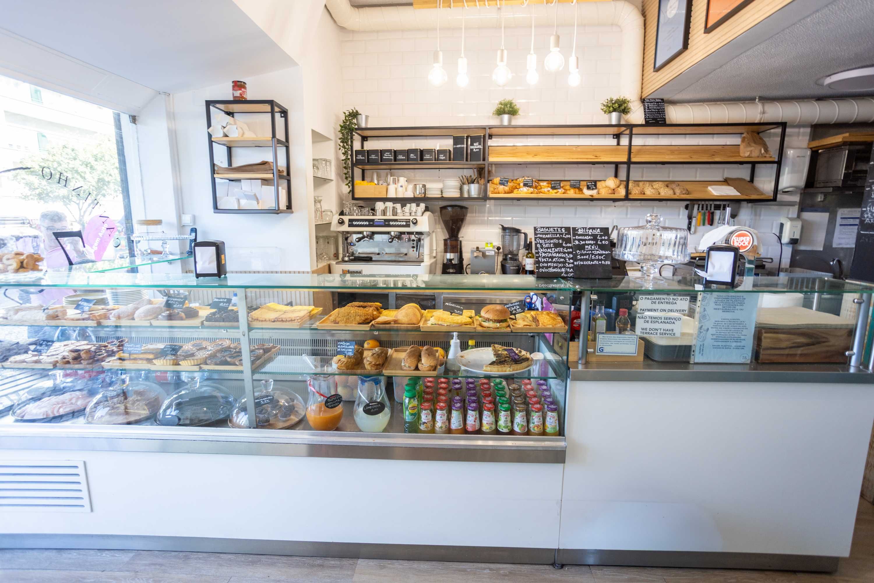 TRESPASSE PASTELARIA LISBOA R.CASTILHO - EXCELENTE LOCALIZAÇÃO