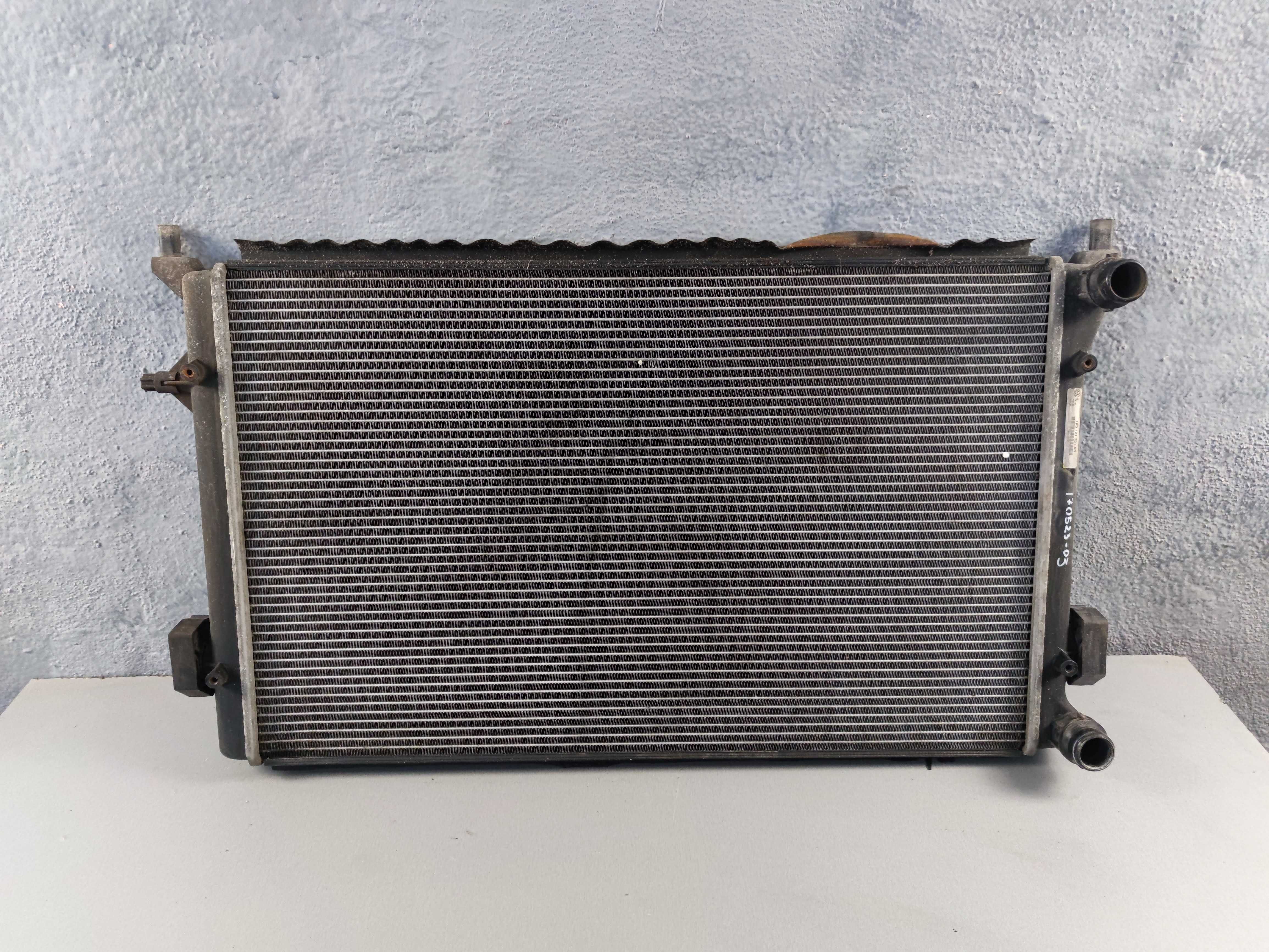 Радиатор охлаждения 1.9 TDI Skoda Octavia A5 1K0121251AB