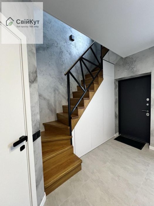 Продаж  Таунхауса з ремонтом та меблями  у Білогородці!