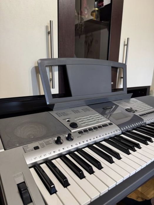 Синтезатор Yamaha PSR-E403