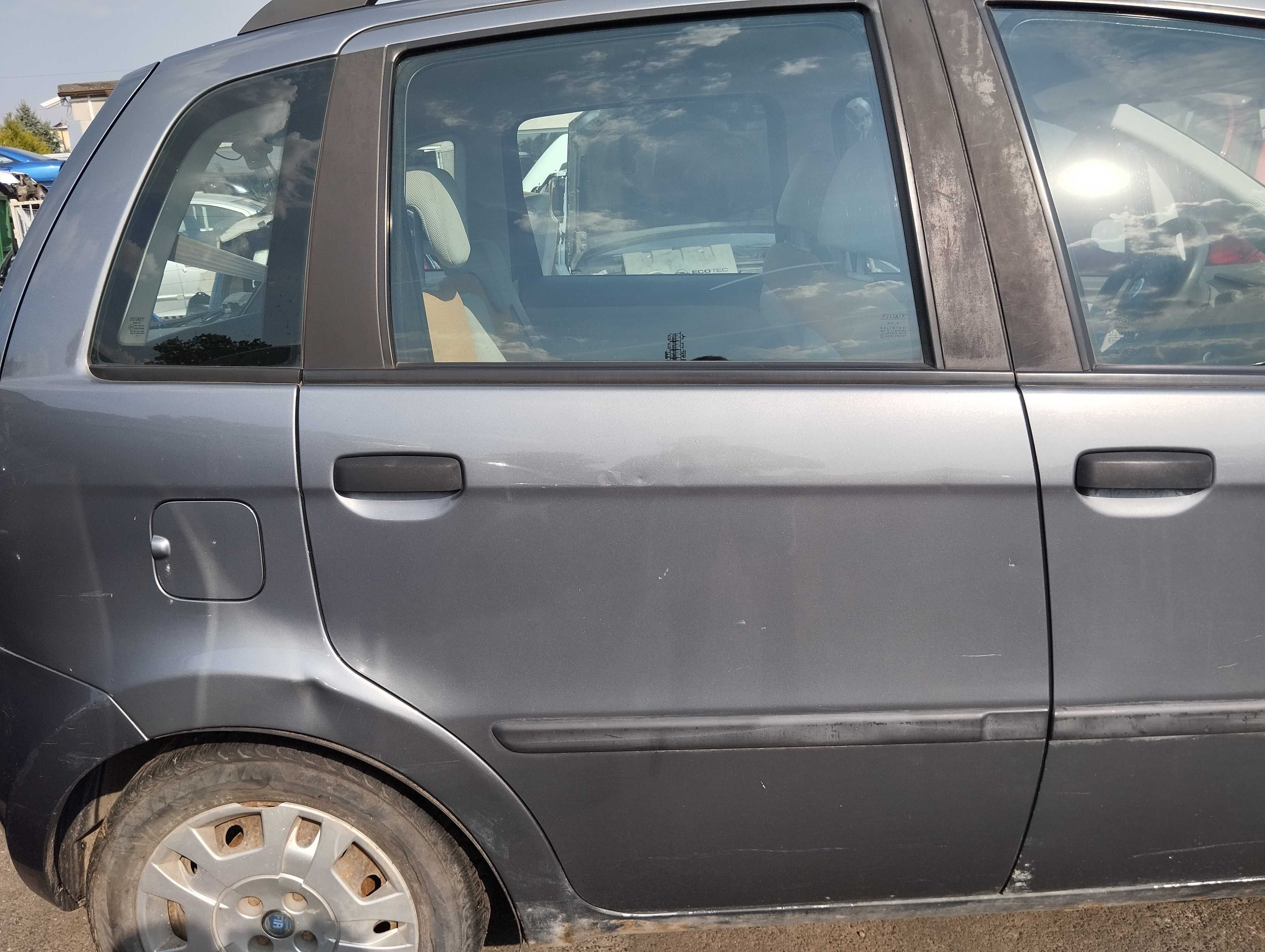 Fiat Idea 1.4i 2003r.Drzwi tylne prawe.